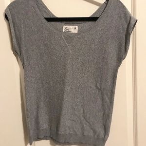 American Eagle grey tee